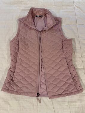 The North Face ThermoBall Eco Vest Women’s M Dusty Pink Mauve Quilted
